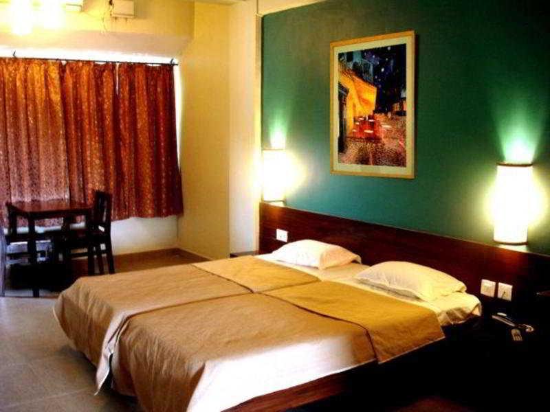Oyo Flagship Paradise Inn Near Immaculate Conception Church Panaji Bagian luar foto